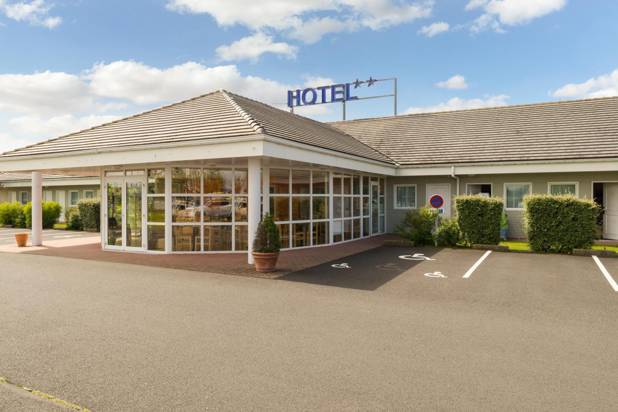 The Originals Access, Hotel Saint-Flour Екстер'єр фото