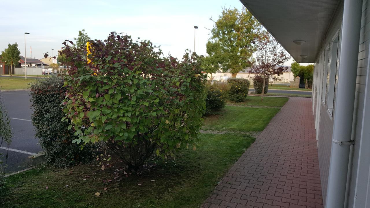 The Originals Access, Hotel Saint-Flour Екстер'єр фото